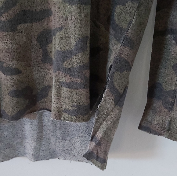 American eagle side slit long sleeve - Picture 2 of 4